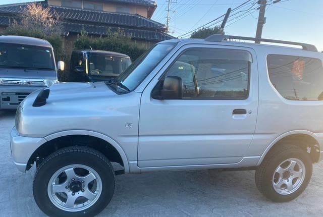 1999 Suzuki Jimny JDM car for sale — photo 5 of 25