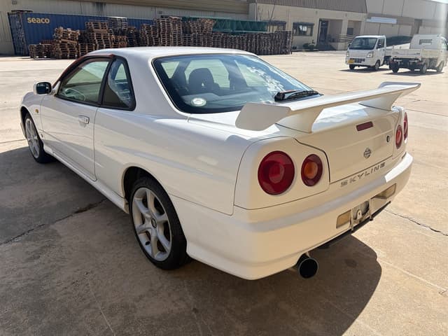 1998 Nissan Skyline JDM car for sale — photo 6 of 18