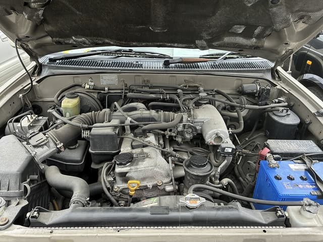 2001 Toyota Hilux Surf JDM car for sale — photo 10 of 10