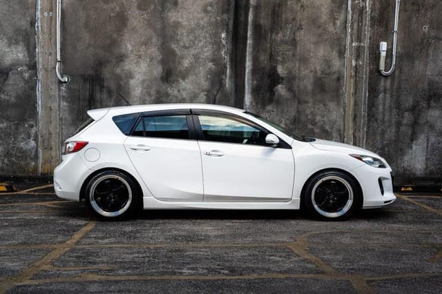 2012 Mazda Axela JDM car for sale — photo 6 of 18