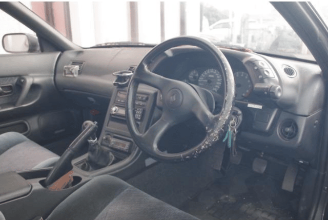1991 Nissan Skyline JDM car for sale — photo 4 of 7