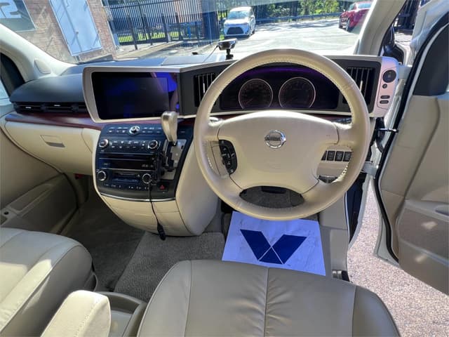 2006 Nissan Elgrand JDM car for sale — photo 12 of 16