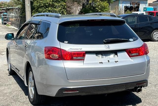 2011 Honda Accord JDM car for sale — photo 17 of 25
