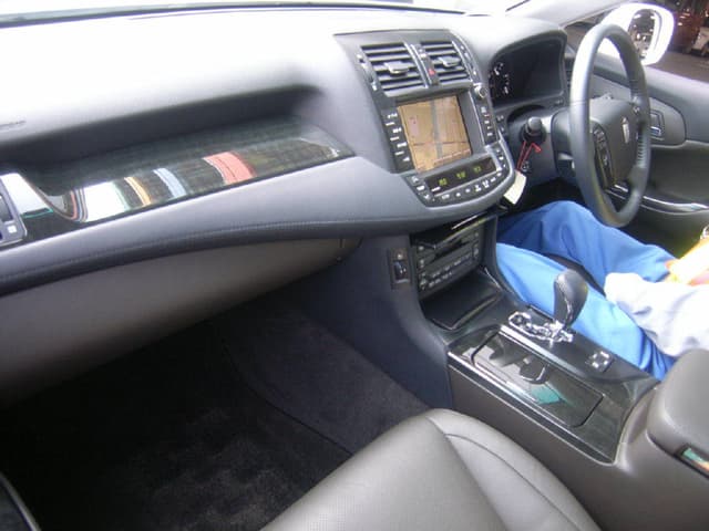 2010 Toyota Crown JDM car for sale — photo 3 of 6