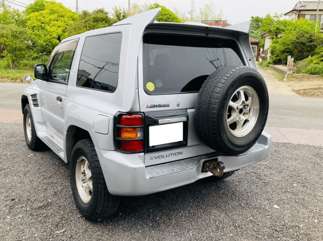 1997 Mitsubishi Pajero JDM car for sale — photo 5 of 10
