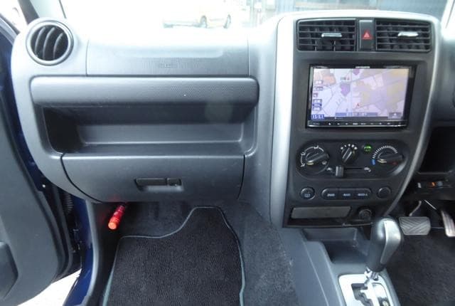 2010 Suzuki Jimny JDM car for sale — photo 11 of 25