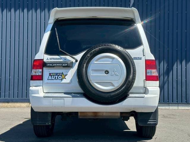 2001 Mitsubishi Pajero JDM car for sale — photo 9 of 14
