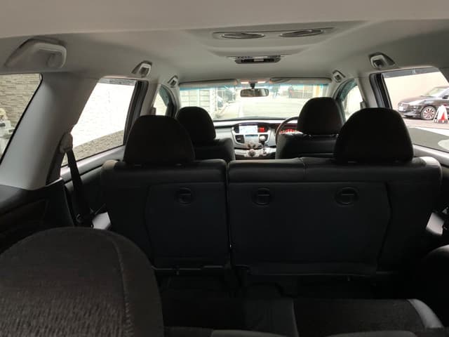2004 Honda Odyssey JDM car for sale — photo 10 of 22