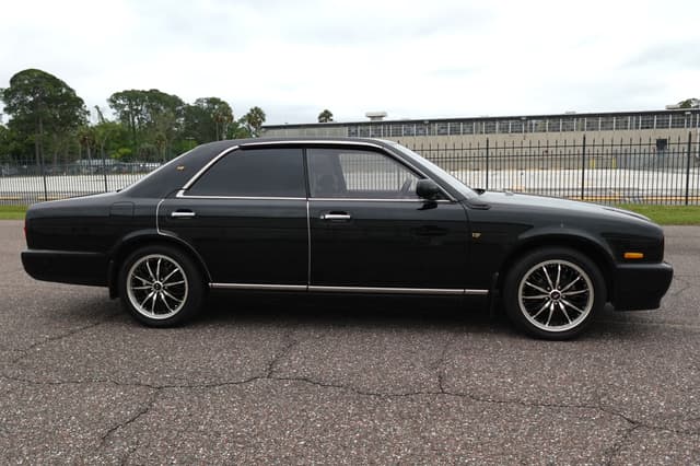 1992 Nissan Gloria JDM car for sale — photo 15 of 20