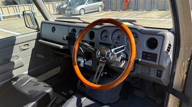 1998 Suzuki Jimny JDM car for sale — photo 5 of 25