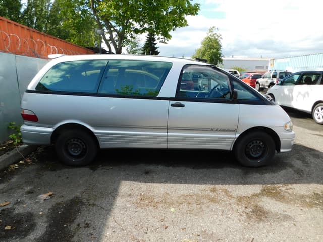 1997 Toyota Estima JDM car for sale — photo 2 of 8