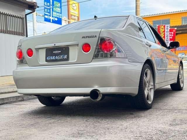 1998 Toyota Altezza JDM car for sale — photo 9 of 21