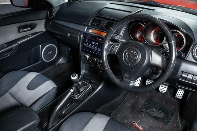 2006 Mazda Axela JDM car for sale — photo 13 of 18
