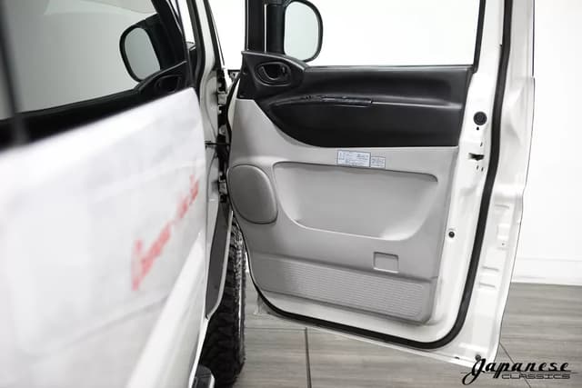 1998 Mitsubishi Delica JDM car for sale — photo 19 of 25