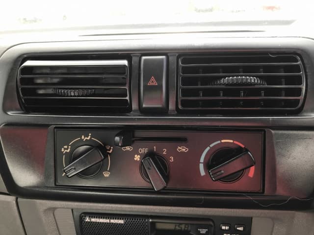 2001 Mitsubishi Minicab JDM car for sale — photo 21 of 24