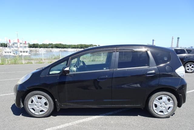 2010 Honda Fit JDM car for sale — photo 2 of 25
