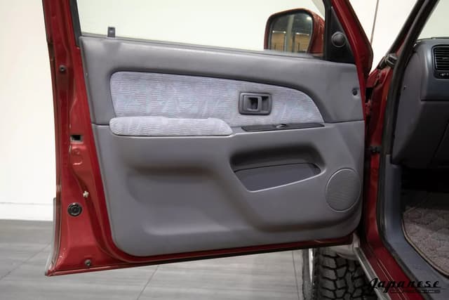 1999 Toyota Hilux Surf JDM car for sale — photo 18 of 25