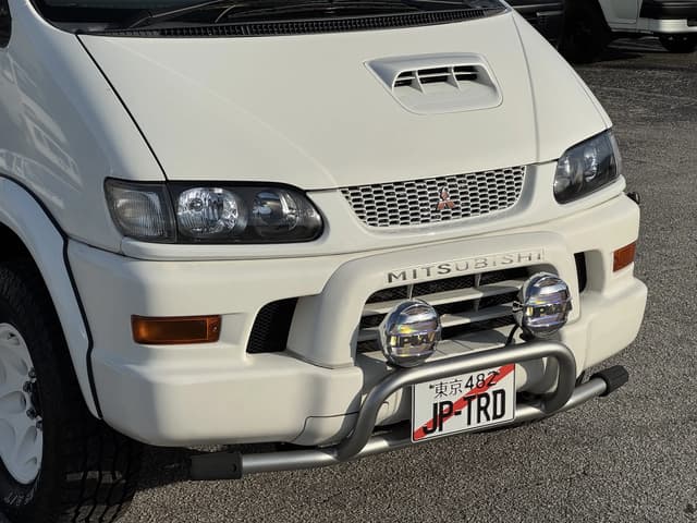 2000 Mitsubishi Delica JDM car for sale — photo 4 of 25
