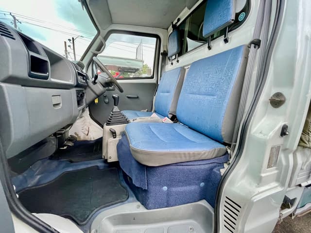 1999 Mitsubishi Minicab JDM car for sale — photo 23 of 25
