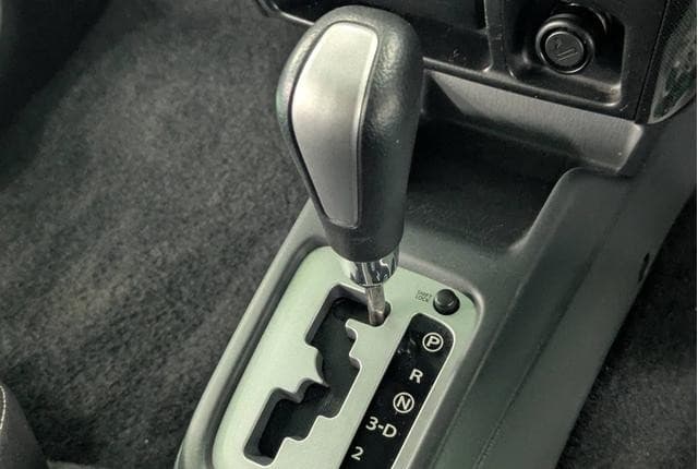 2011 Suzuki Jimny JDM car for sale — photo 18 of 25