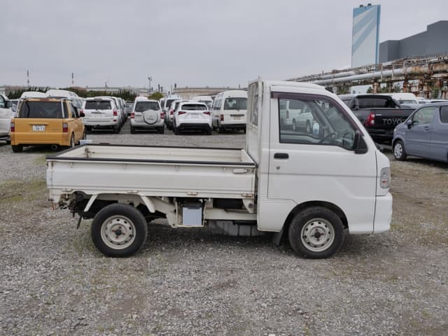 2002 Daihatsu Hijet JDM car for sale — photo 5 of 25