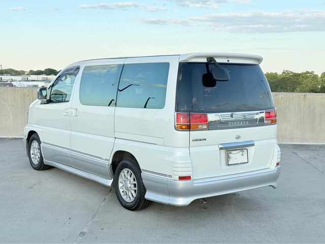 1998 Nissan Elgrand JDM car for sale — photo 4 of 20
