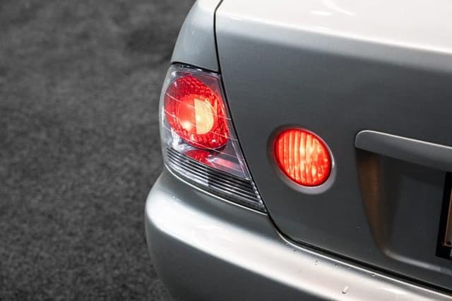 2001 Toyota Altezza JDM car for sale — photo 5 of 18