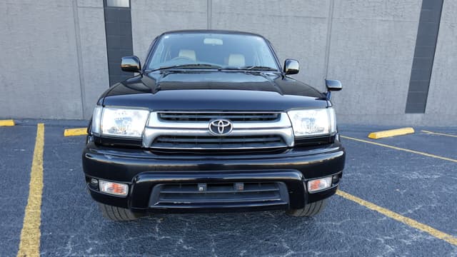 2000 Toyota Hilux Surf JDM car for sale — photo 3 of 15
