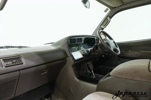 1998 Toyota HiAce JDM car for sale — photo 10 of 25