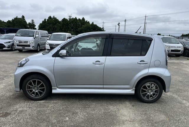 2009 Toyota JDM car for sale — photo 6 of 25