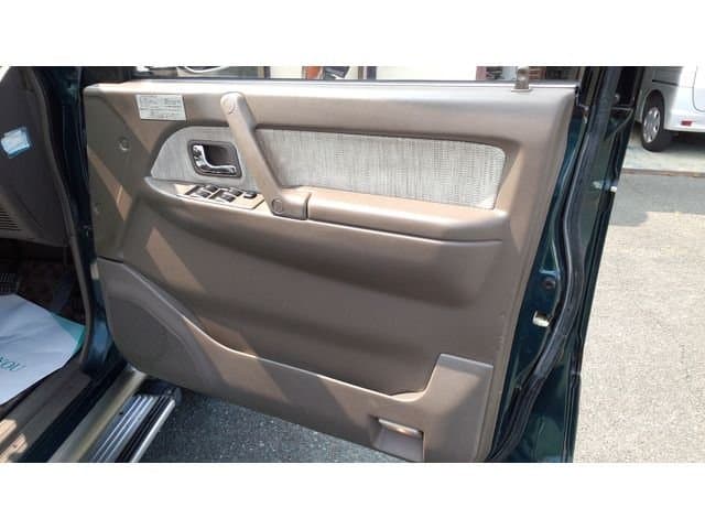 1995 Mitsubishi Pajero JDM car for sale — photo 6 of 25