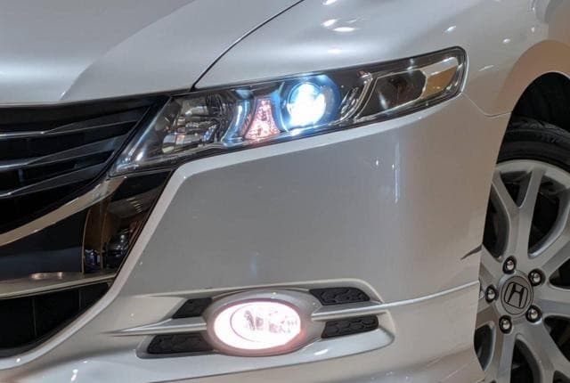2011 Honda Odyssey JDM car for sale — photo 11 of 25