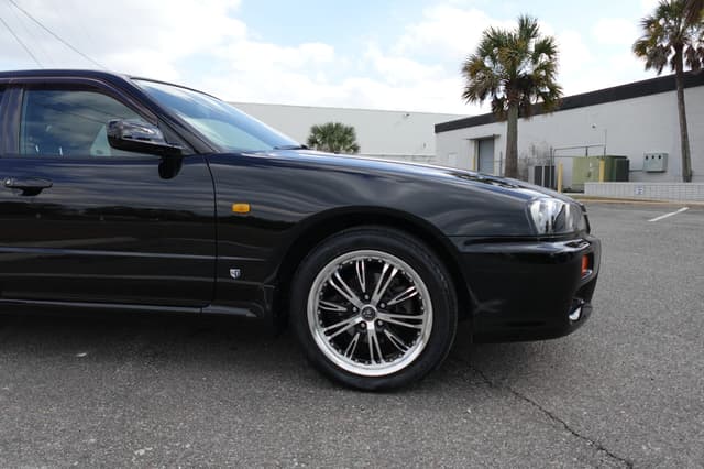 1998 Nissan Skyline JDM car for sale — photo 4 of 19