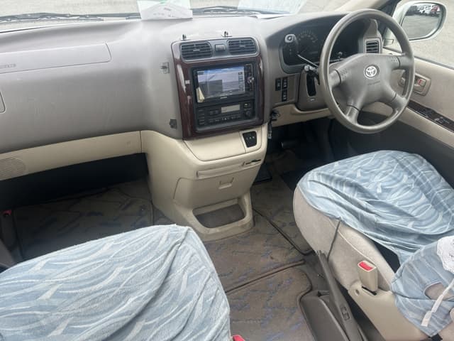 2001 Toyota Grand Hiace JDM car for sale — photo 25 of 25
