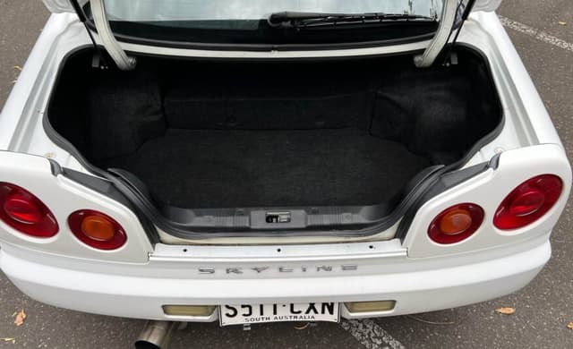 1998 Nissan Skyline JDM car for sale — photo 4 of 11