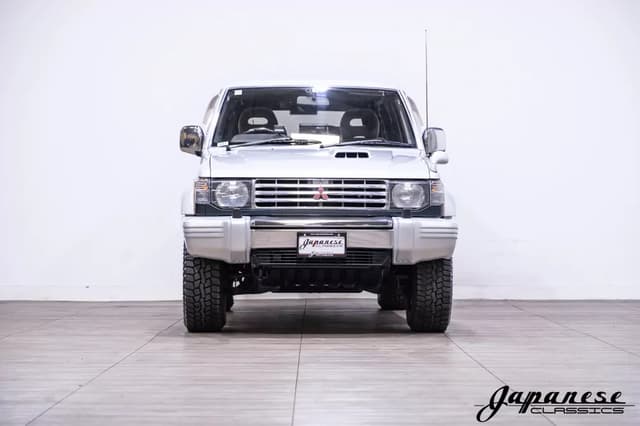 1994 Mitsubishi Pajero JDM car for sale — photo 2 of 25