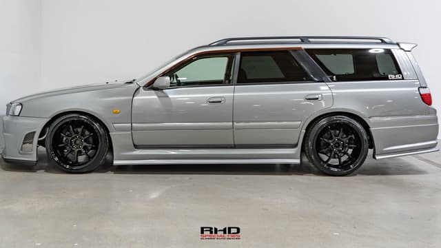 2001 Nissan Stagea JDM car for sale — photo 4 of 25