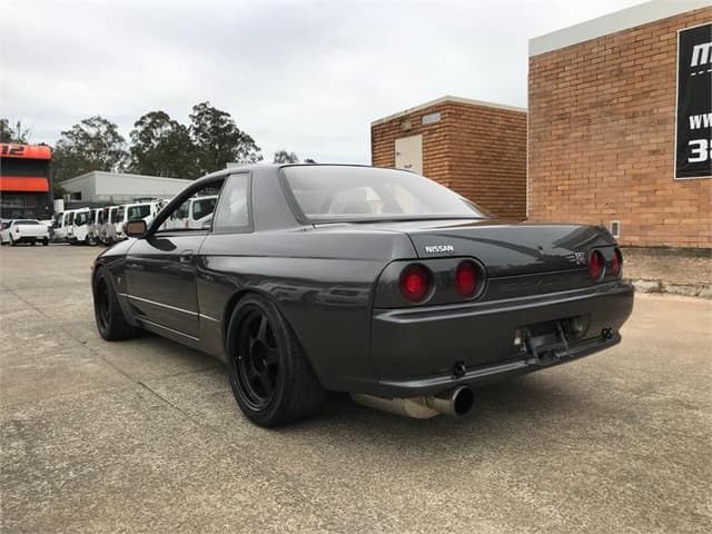 1990 Nissan Skyline JDM car for sale — photo 8 of 18
