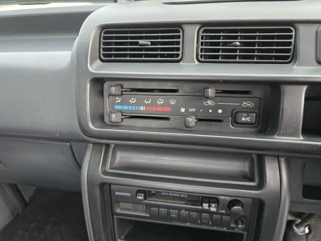 2000 Daihatsu Hijet JDM car for sale — photo 16 of 25