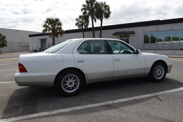 1997 Toyota Celsior JDM car for sale — photo 8 of 21