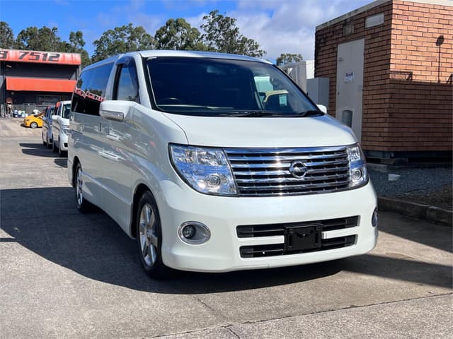 2006 Nissan Elgrand JDM car for sale — photo 3 of 16