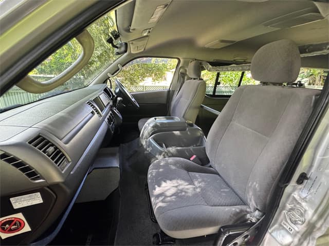 2007 Toyota HiAce JDM car for sale — photo 19 of 23