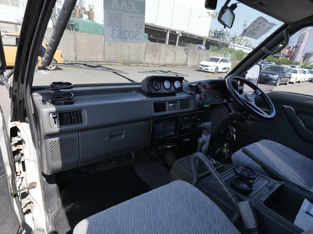 1994 Mitsubishi Delica JDM car for sale — photo 13 of 24