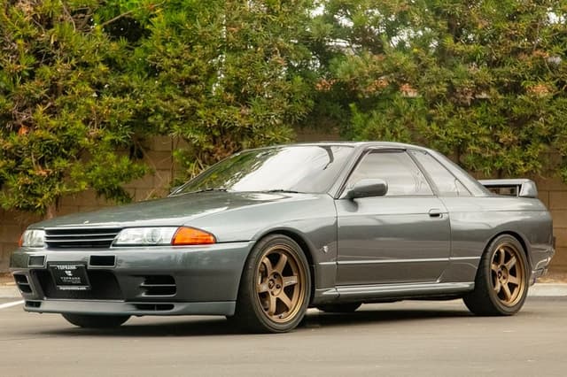 1990 Nissan Skyline JDM car for sale — photo 2 of 25