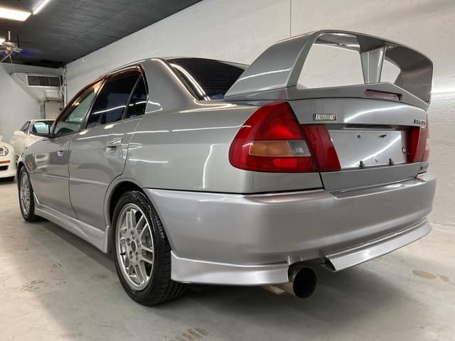 1996 Mitsubishi Lancer Evolution JDM car for sale — photo 5 of 25