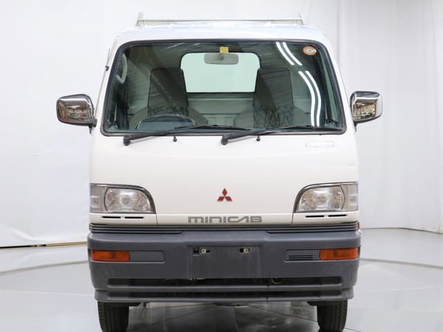 1997 Mitsubishi Minicab JDM car for sale — photo 3 of 25