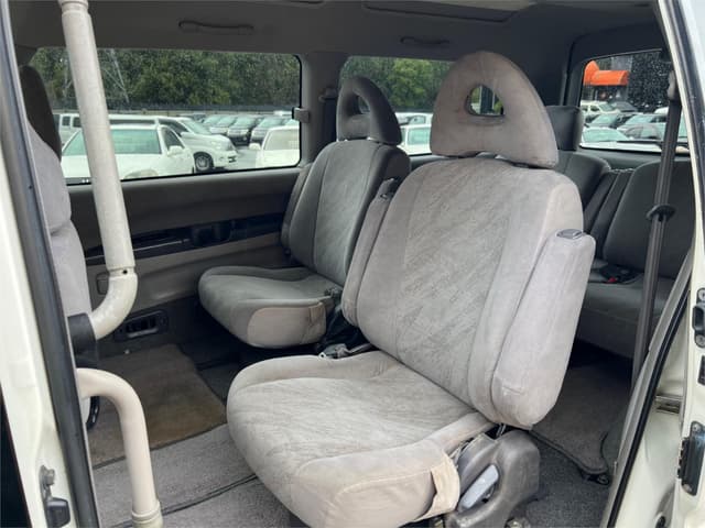 2002 Mitsubishi Delica JDM car for sale — photo 14 of 16