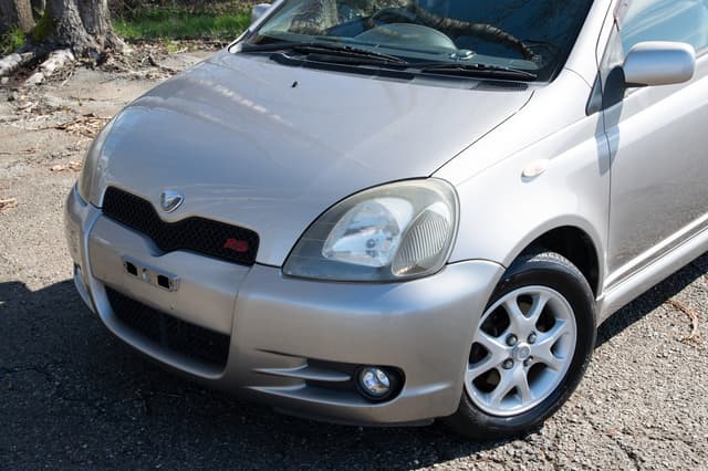 2001 Toyota Vitz JDM car for sale — photo 13 of 15