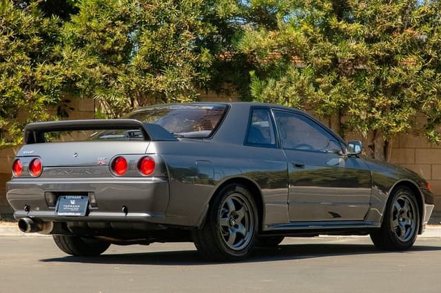 1991 Nissan Skyline JDM car for sale — photo 10 of 25