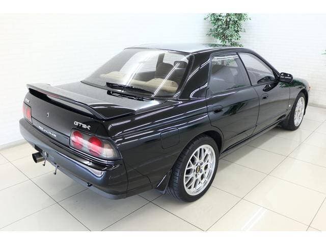1990 Nissan Skyline JDM car for sale — photo 2 of 18